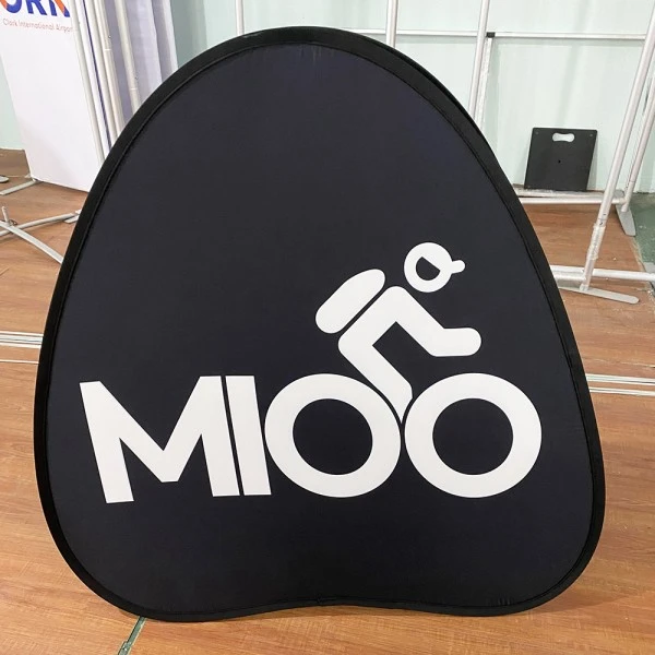 Triangel pop up banner